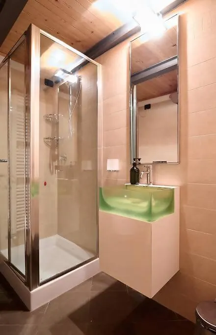 Johnny Suites Bergamo Alta 0*,