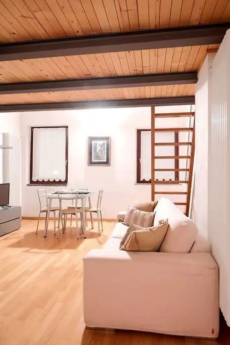 Johnny Suites Bergamo Alta Apartament
